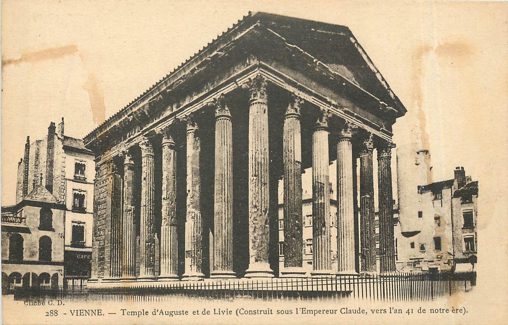 CPA Vienne Temple d'Auguste et de Livie 