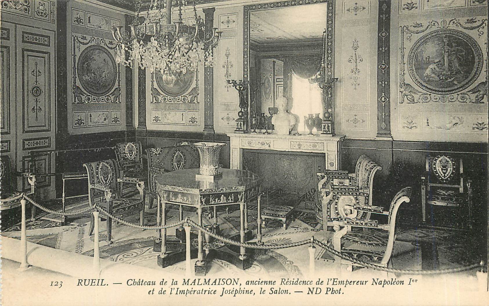 CPA Rueil Chateau de la Malmaison Ancienne Residence de l'Empereur Napoleon et de l'Imperatrice Jose