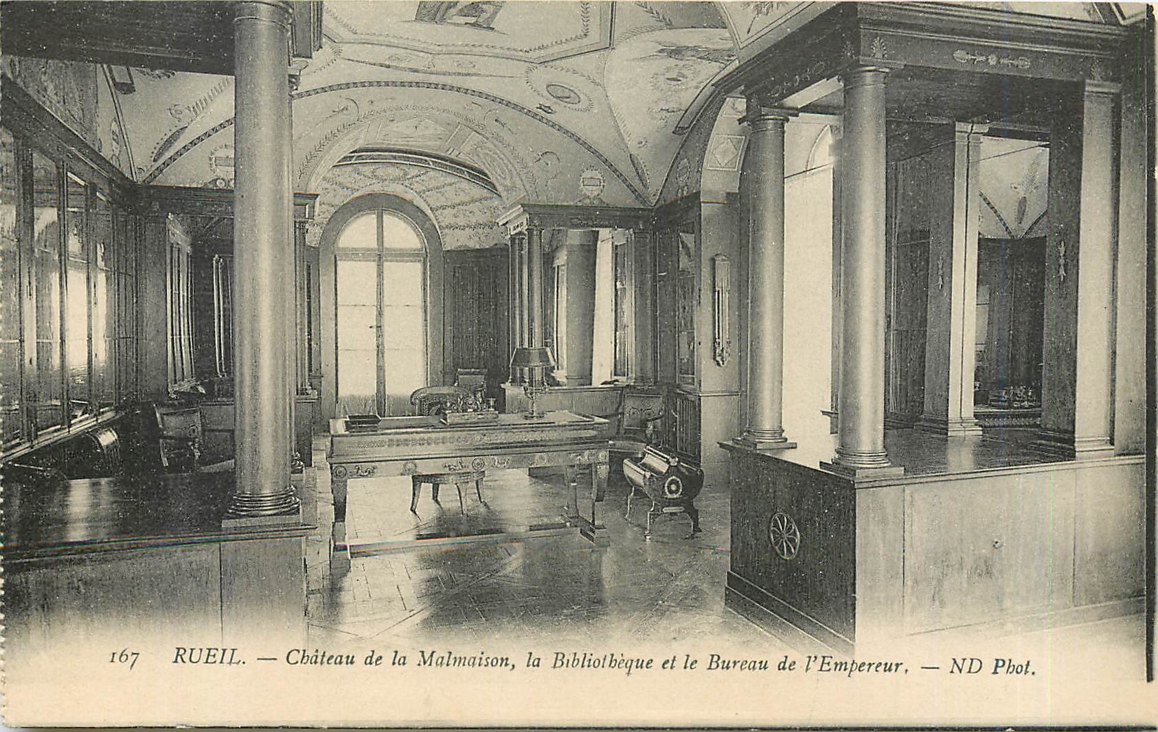 CPA Rueil Chateau de la Malmaison la Bibliotheque et le Bureau de l'Empereur 
