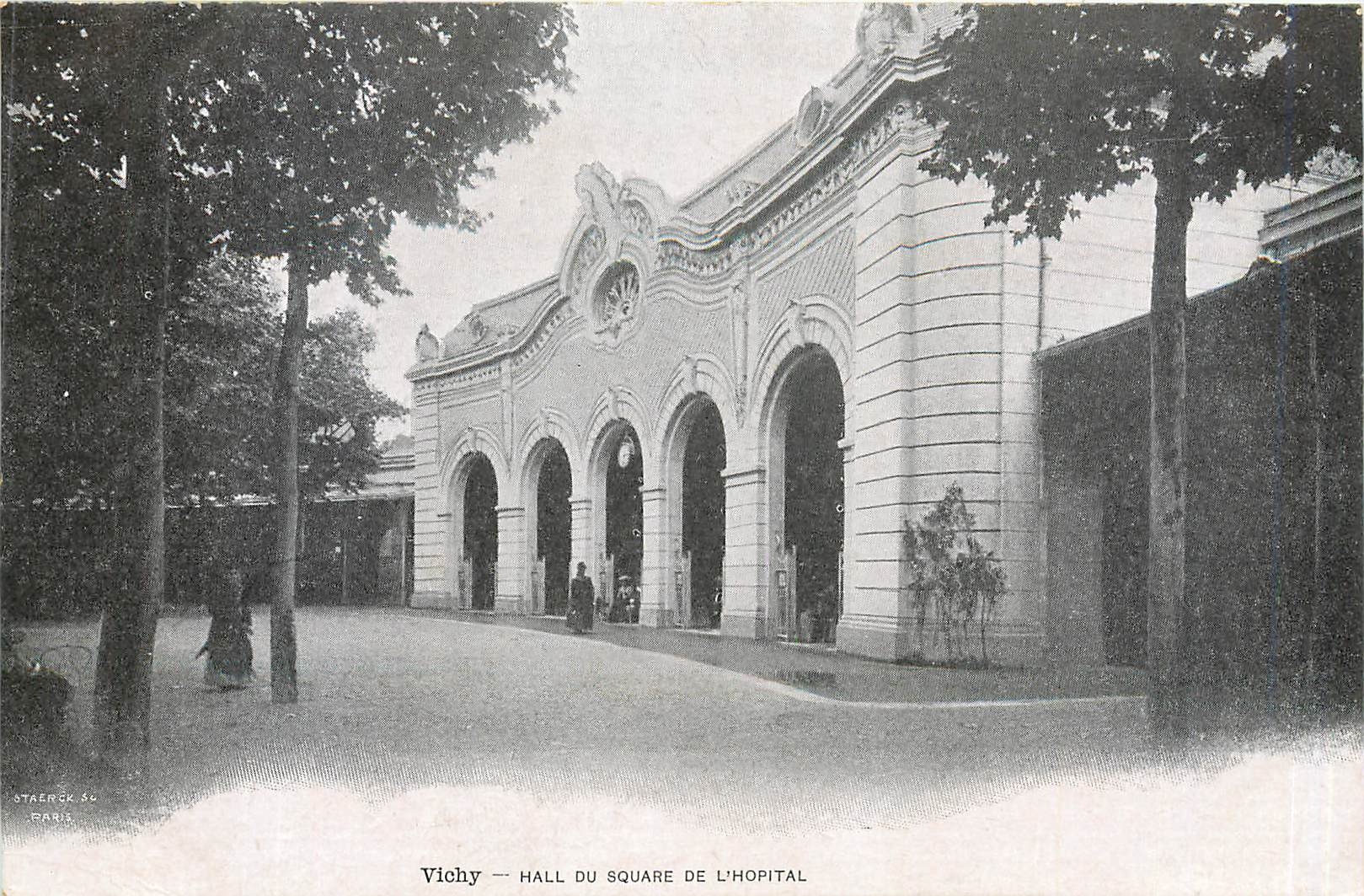 CPA Vichy Hall du Square de l'Hopital 