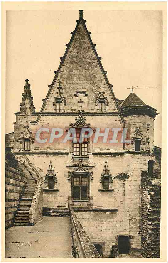 CPA Nantes Loire Inferieure Chateau des Ducs de Bretagne Facade de la Tour du Fer a Cheval 