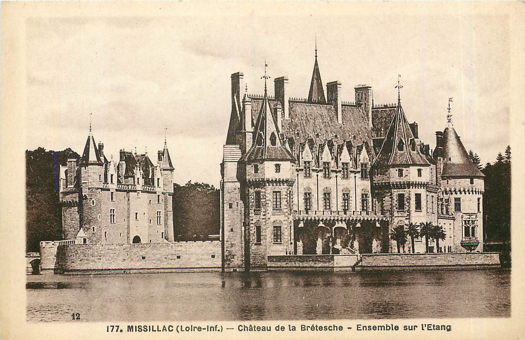 CPA Missillac Loire Inf Chateau de la Bretesche Ensemble sur l'Etang 
