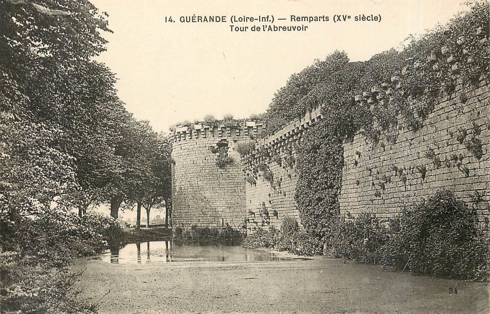 CPA Guerande Loire Inf Remparts Tour de l'Abreuvoir 