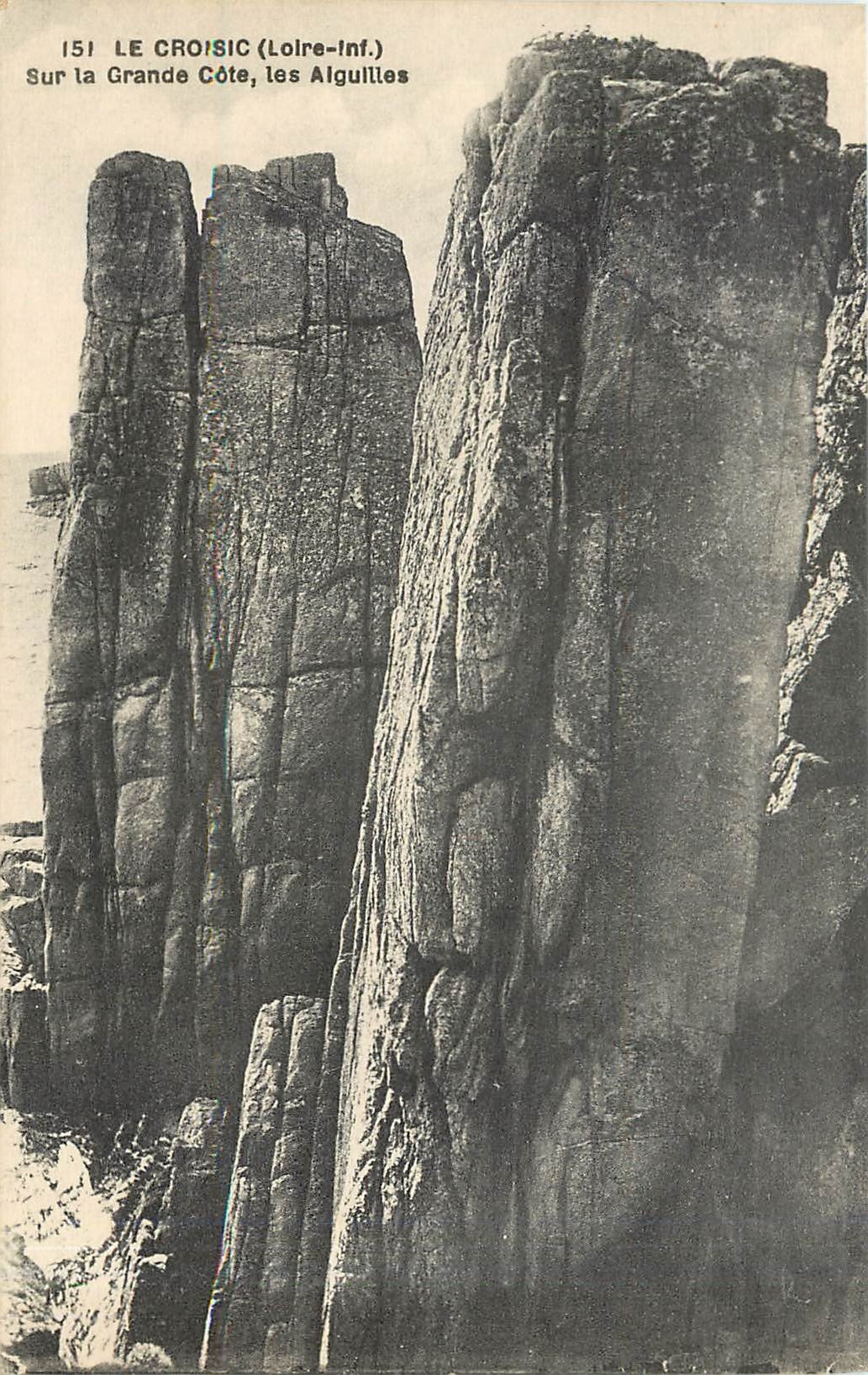 CPA Le Croisic Loire Inf Sur la Grande Cote les Aiguilles 