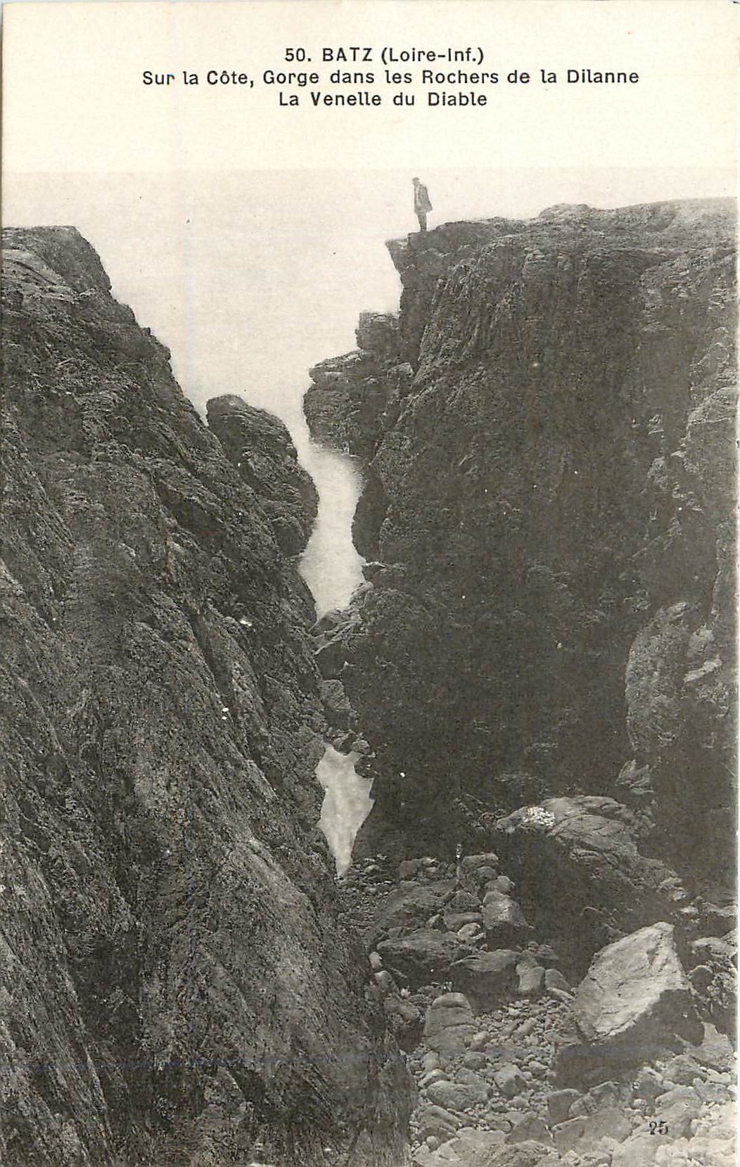 CPA Batz Loire Inf Sur la Cote Gorge dans les Rochers de la Dilanne La Venelle du Diable 