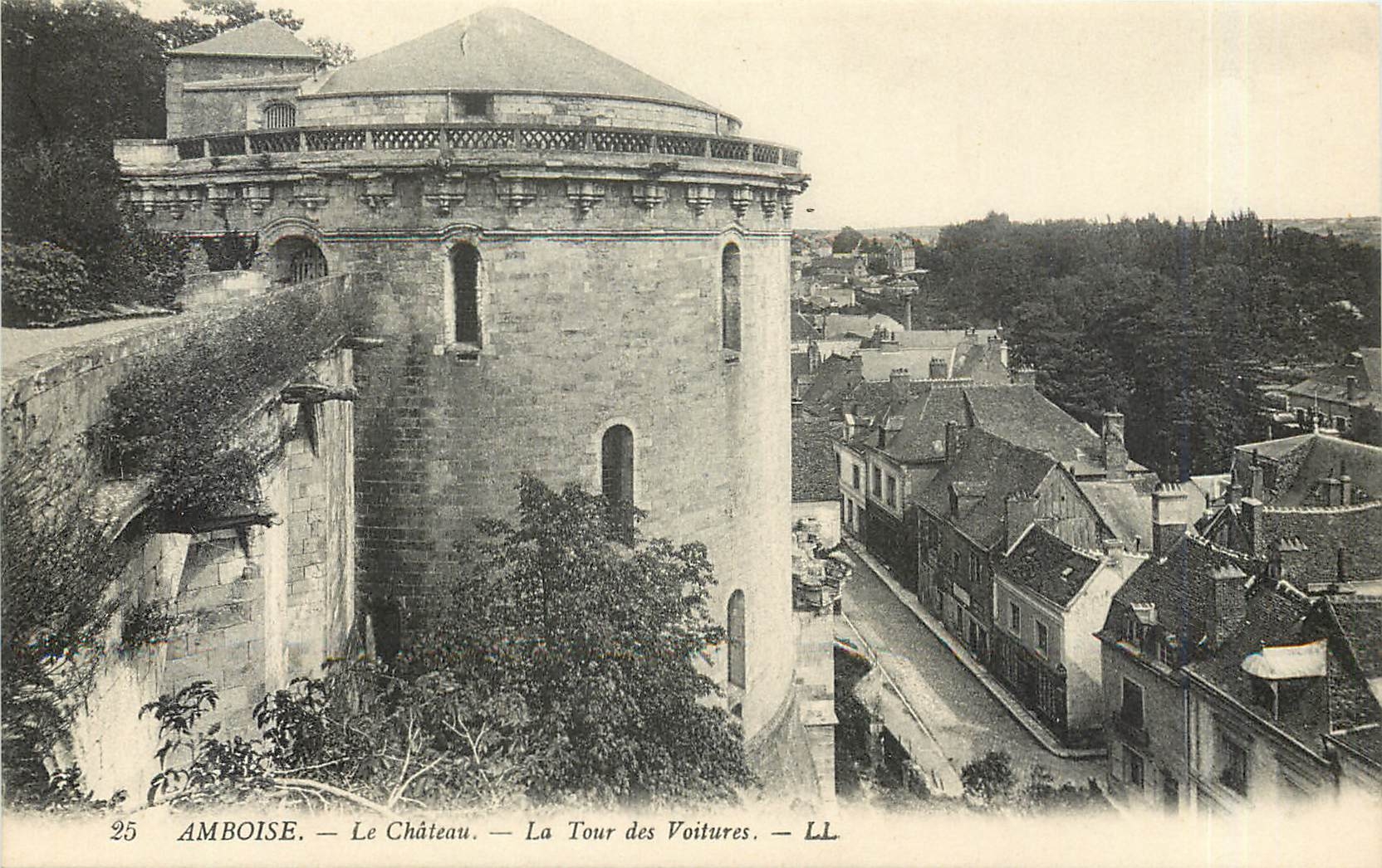 CPA Amboise Le Chateau La Tour des Voitures 