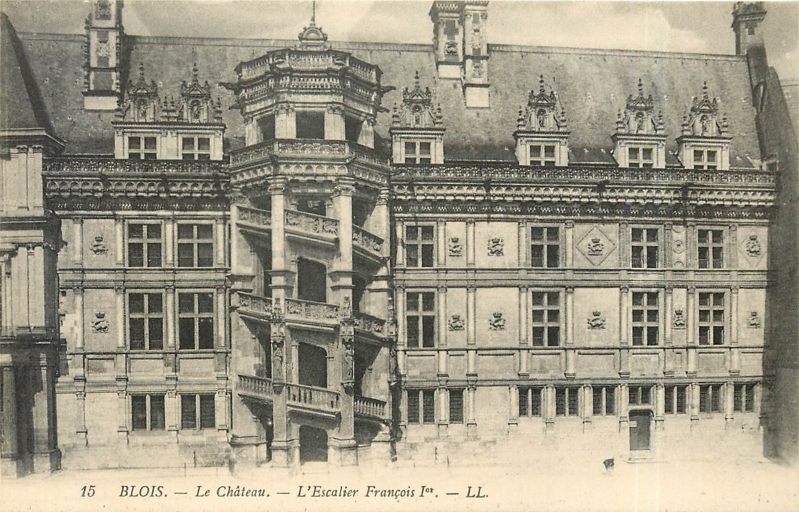 CPA Blois Le Chateau l'Escalier Francois 1er 