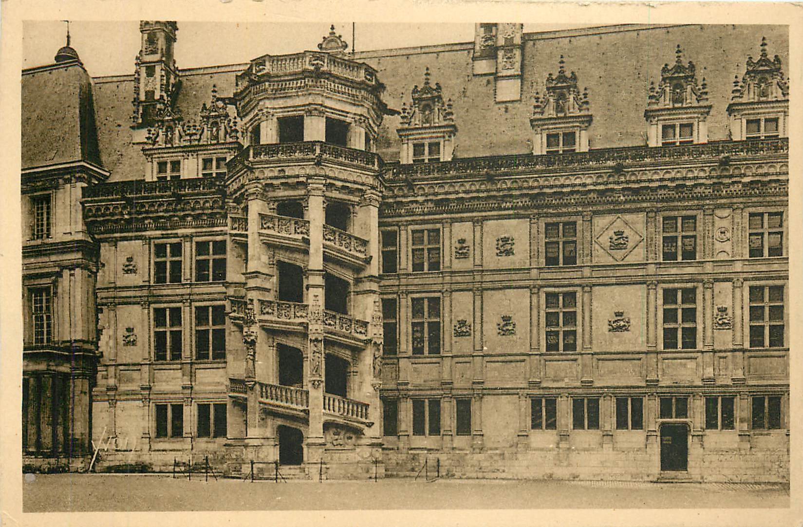 CPA Blois Loir et Cher Escalier Francois 1er 