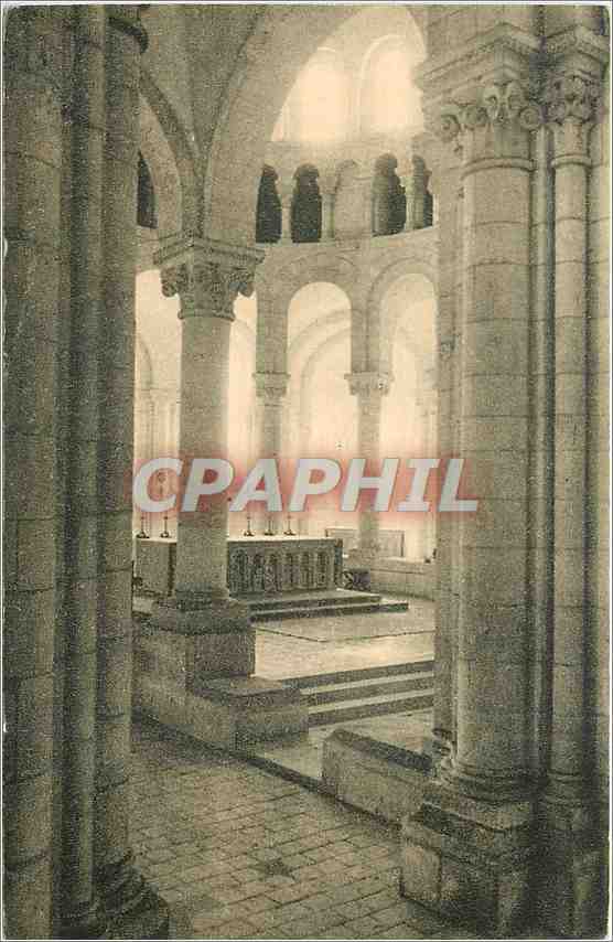 CPA Fontgombault L'Eglise Abbatiale Le Sanctuaire vu du Transept nord 