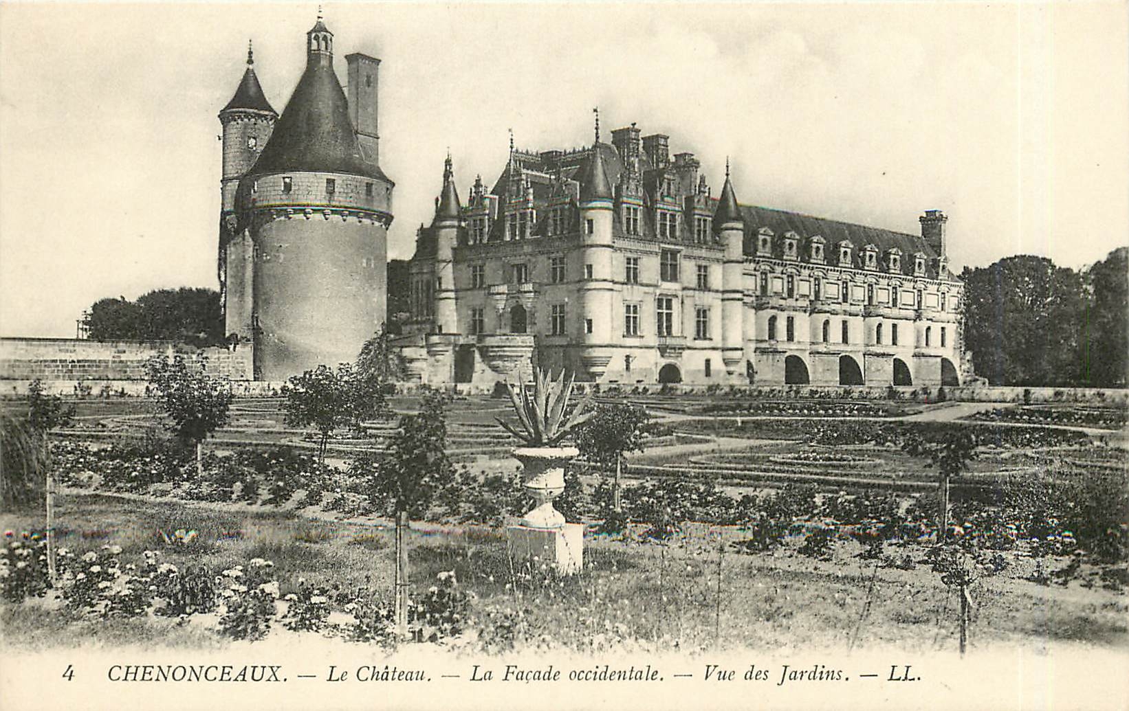 CPA Chenonceaux Le Chateau La Facade Occidentale Vue des Jardins 