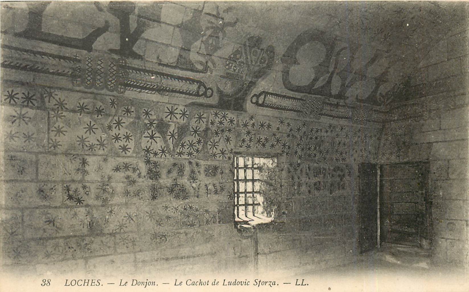 CPA Loches Le Donjon Le Cachot de Ludovic Sforza 
