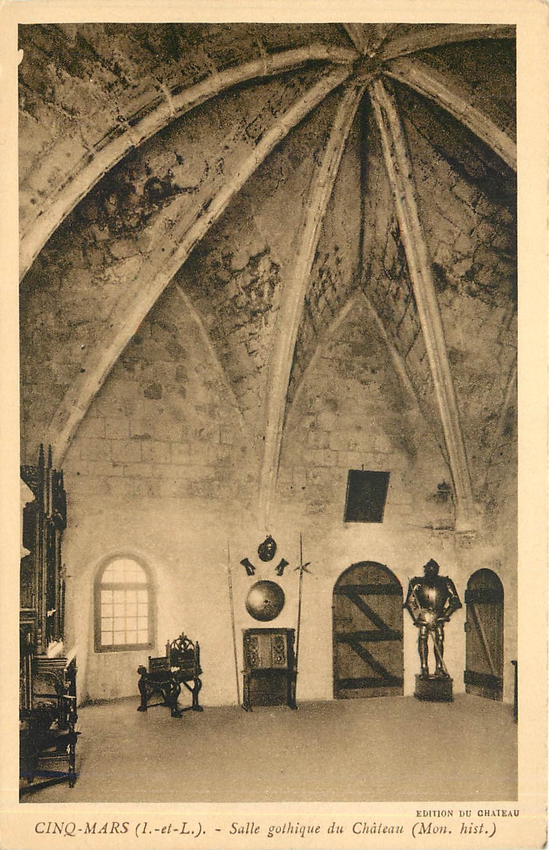 CPA Cinq Mars I et L Salle gothique du Chateau Mon hist 