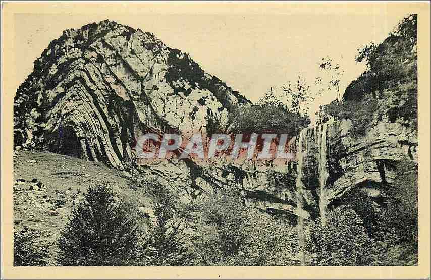 CPA St Claude Le Chapead de Gendarme Cascade de l'Evalude 