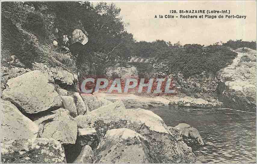 CPA Saint Nazaire Loire Inf A la Cote Rochers et Plage de Port Gavy 