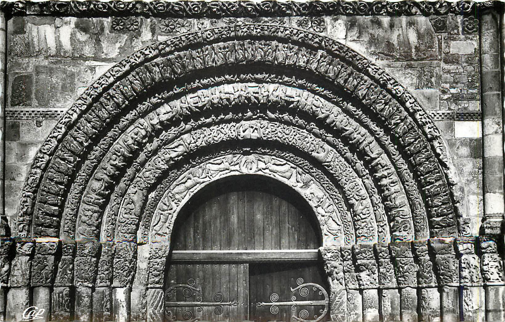 CPA Saintes Tympan du Portail Central Abbaye aux Dames XI et XII 