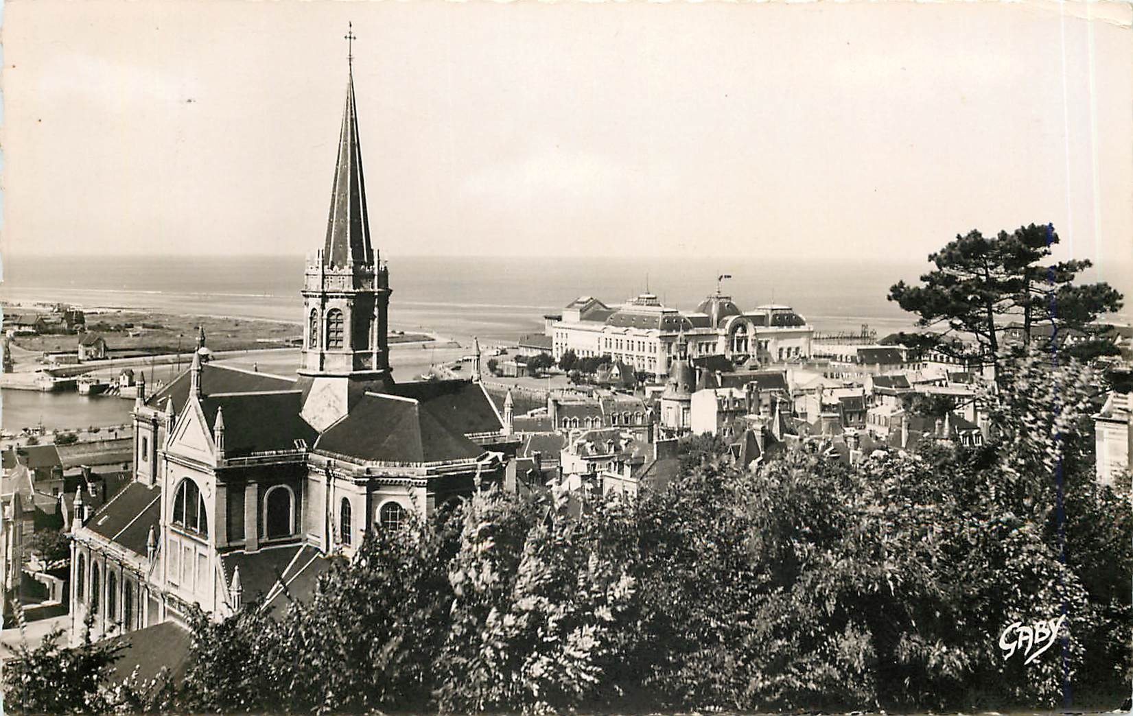 Trouville-Deauville — Vue d'ensemble, l'Église et le Casino — Éditions Caby