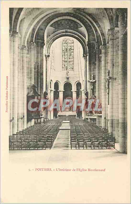 CPA Poitiers L'Interieur de l'Eglise Montierneuf 