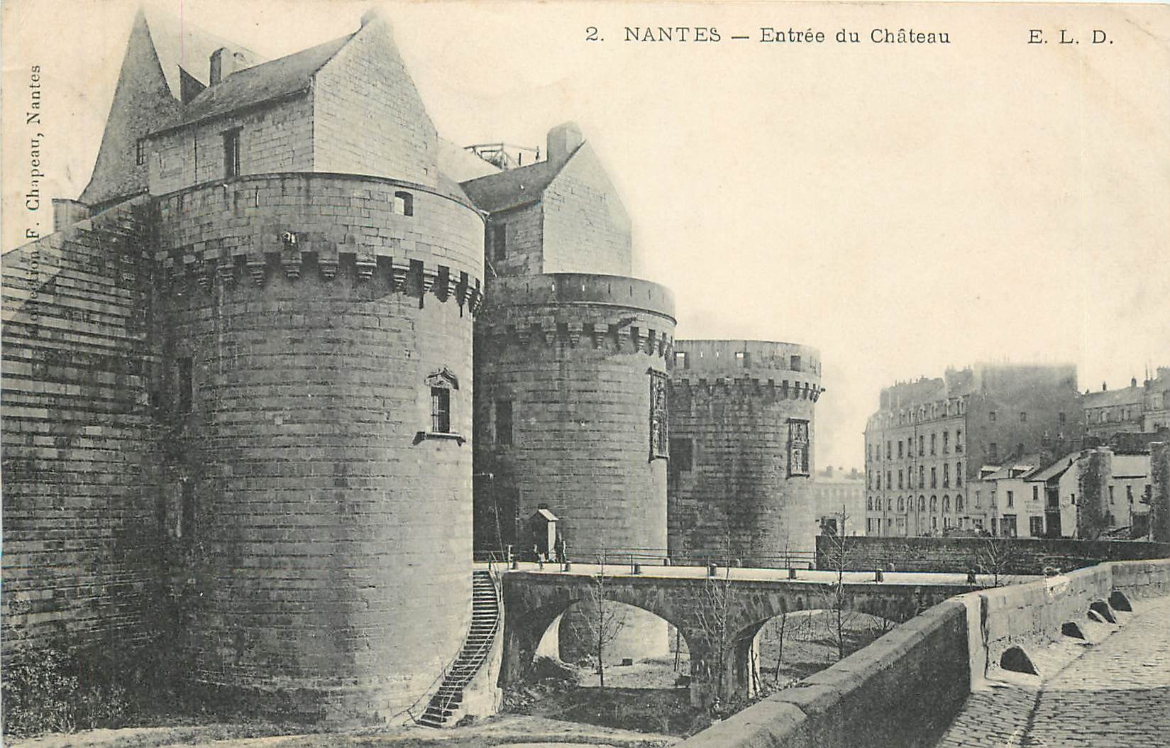 CPA Nantes Entree du Chateau 