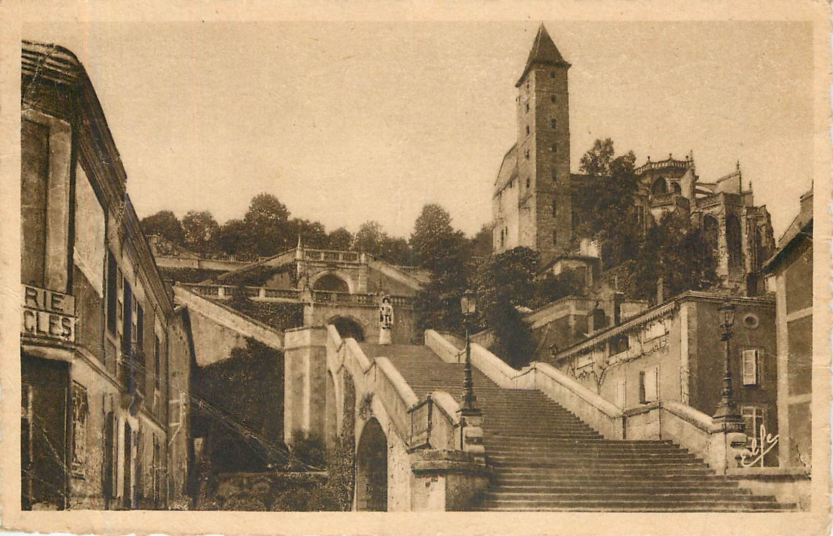 Escalier monumental et Tour d'Armagnac — Auch — Éditions Labauche Frères
