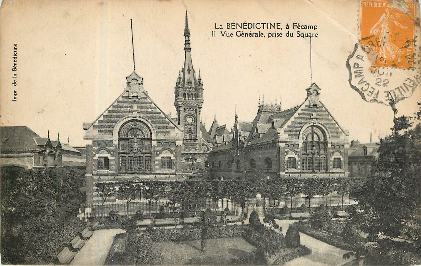 CPA La Benedictine a Fecamp Vue Generale prise du Square 