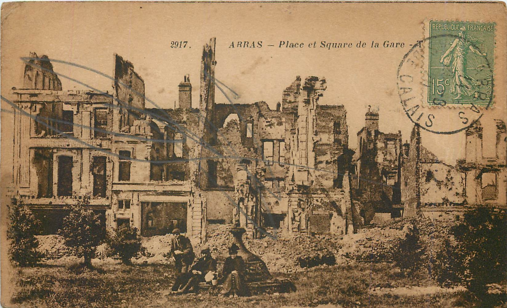 CPA Arras Place et Square de la Gare 