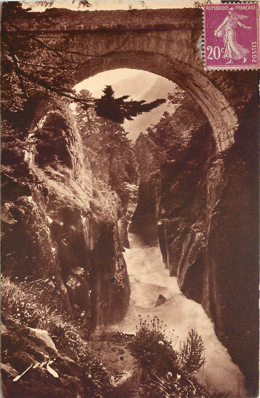 CPA Cauterets environs HP Le Pont d'Espagne 