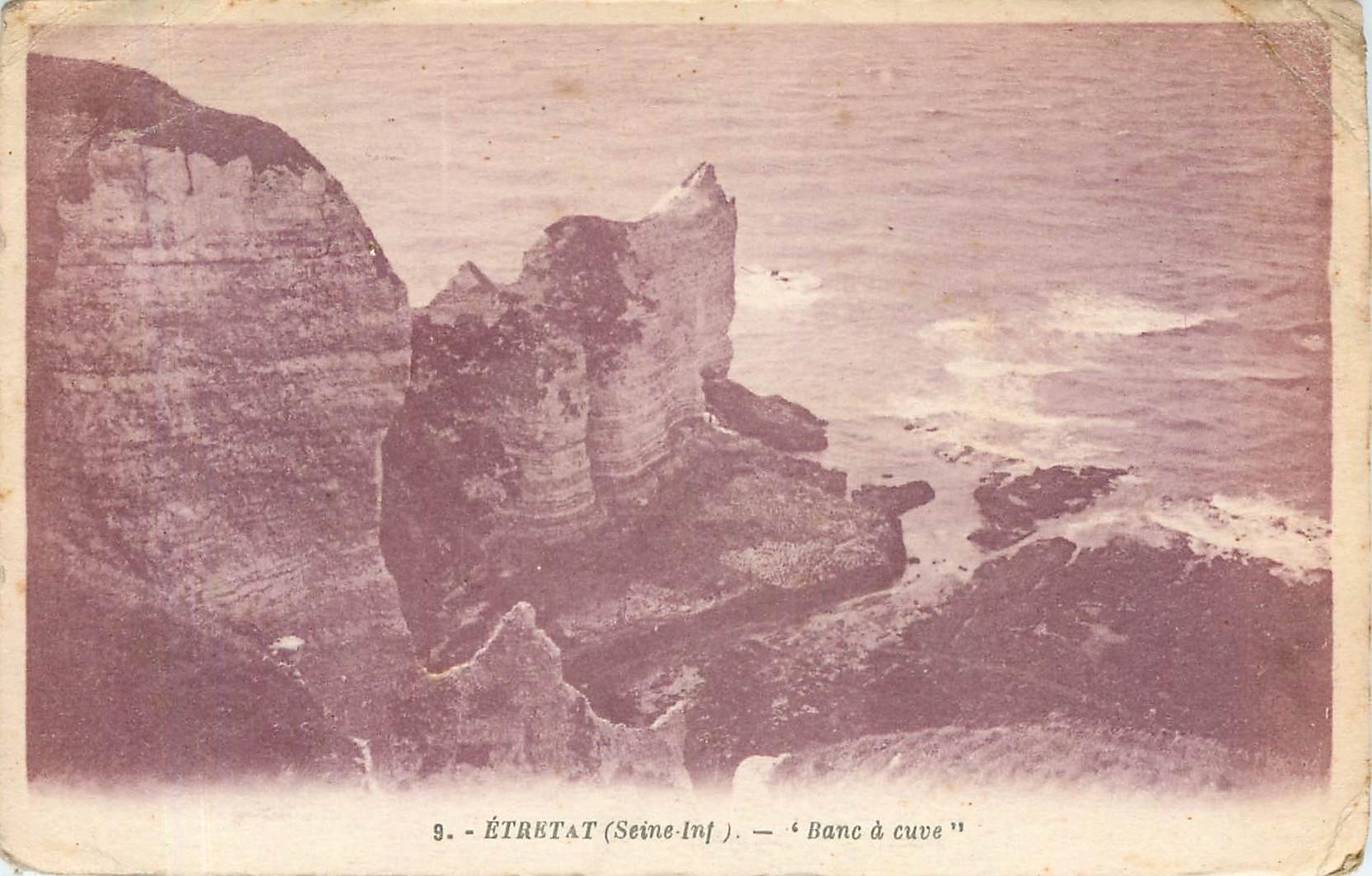 CPA Etretat Seine Inf Banc a cuve 
