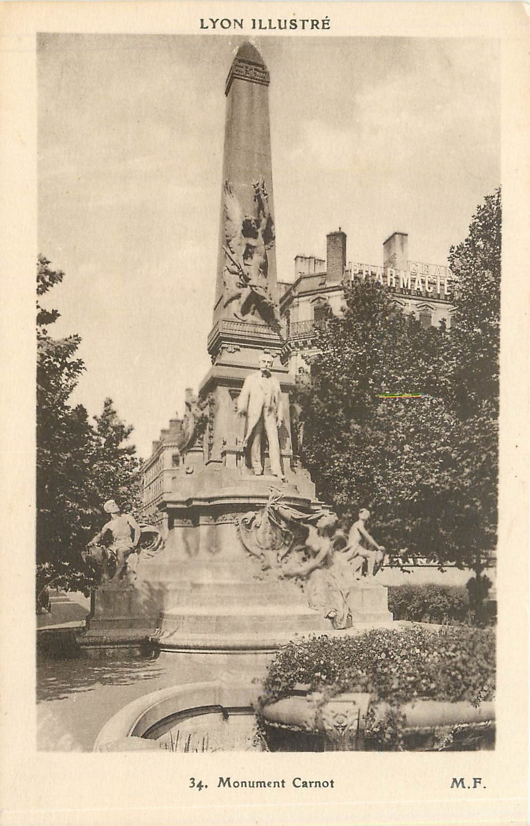 CPA Lyon Monument Carnot 