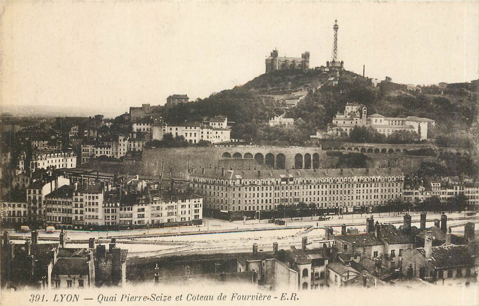 CPA Lyon Quai Pierre Seize et Coteau de Fourviere 