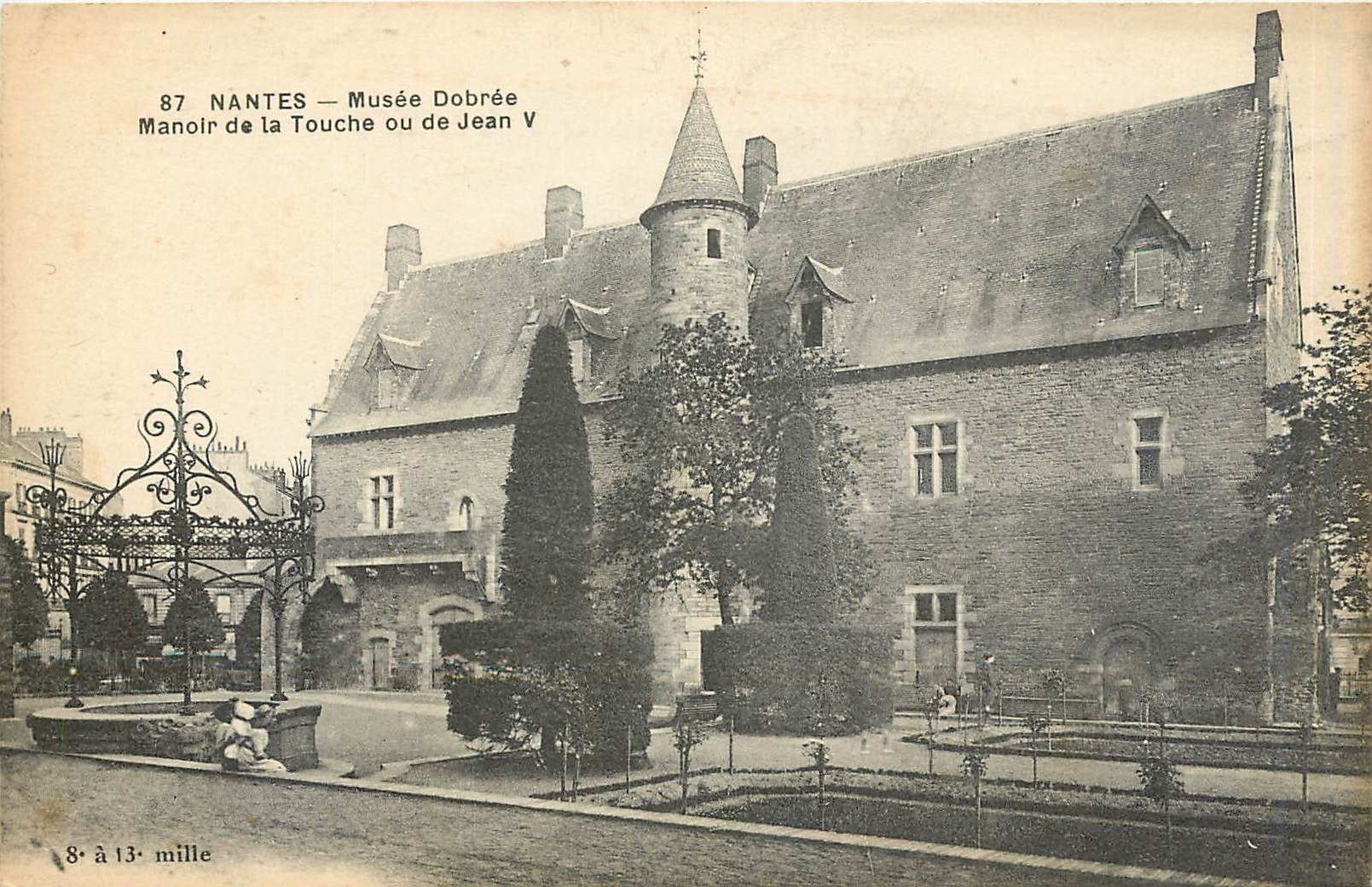 CPA Nantes Musee Dobree Manoir de la Touche ou de Jean V 
