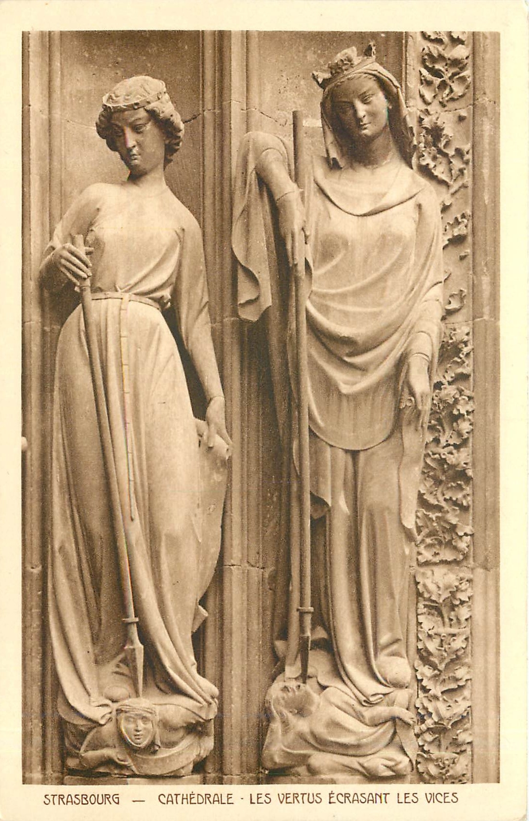 CPA Strasbourg Cathedrale Les Vertus Ecrasant les Vices 