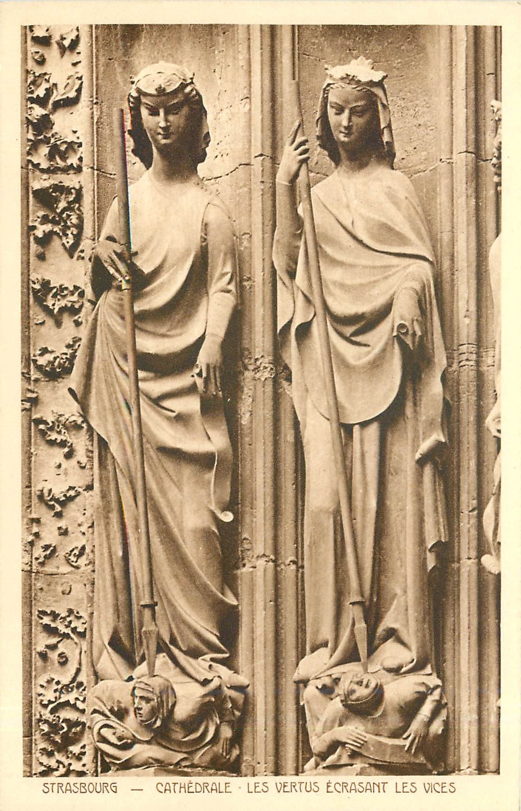 CPA Strasbourg Cathedrale Les Vertus Ecrasant les Vices 