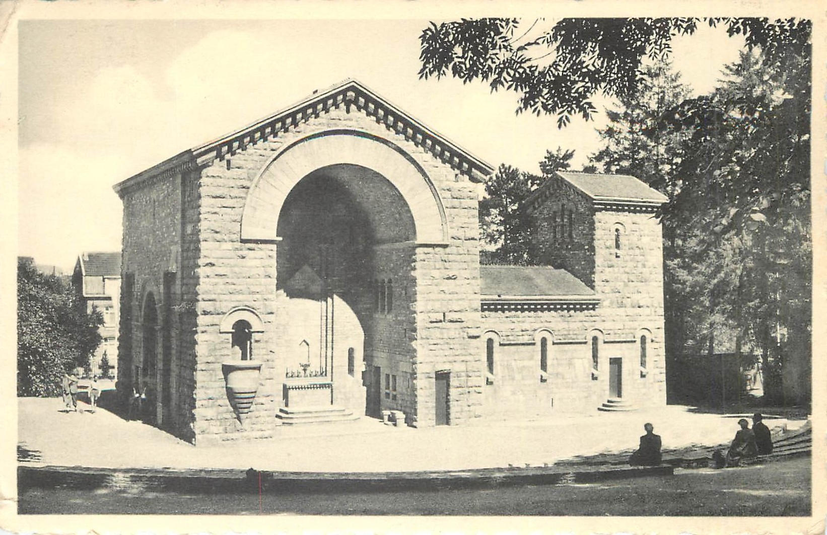 CPA Beauraing Le Sanctuaire dedie au Coeur Immacule de Marie et consacre le 21 aout 1954 