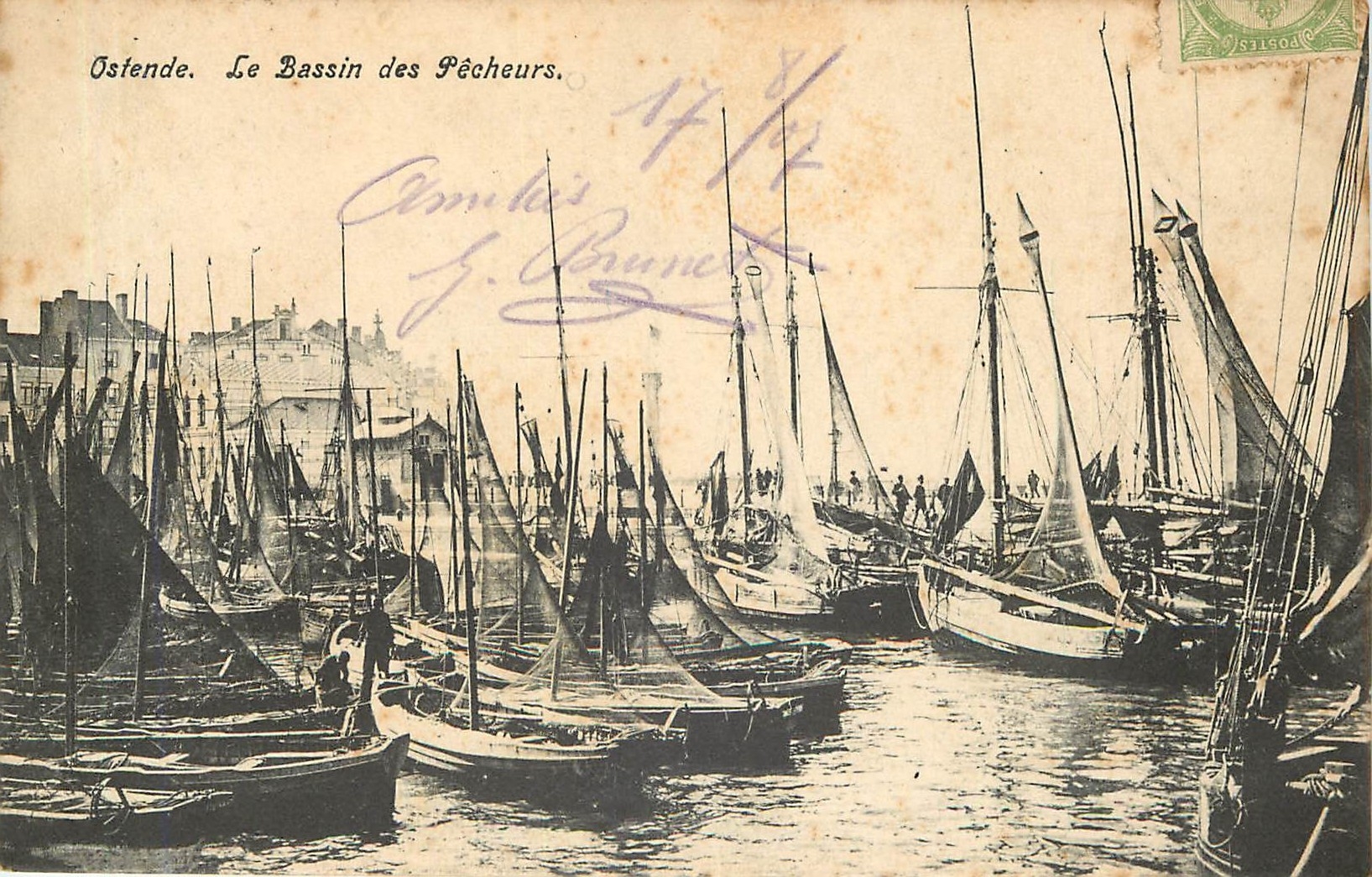 CPA Ostende Le Bassin des Pecheurs Bateaux