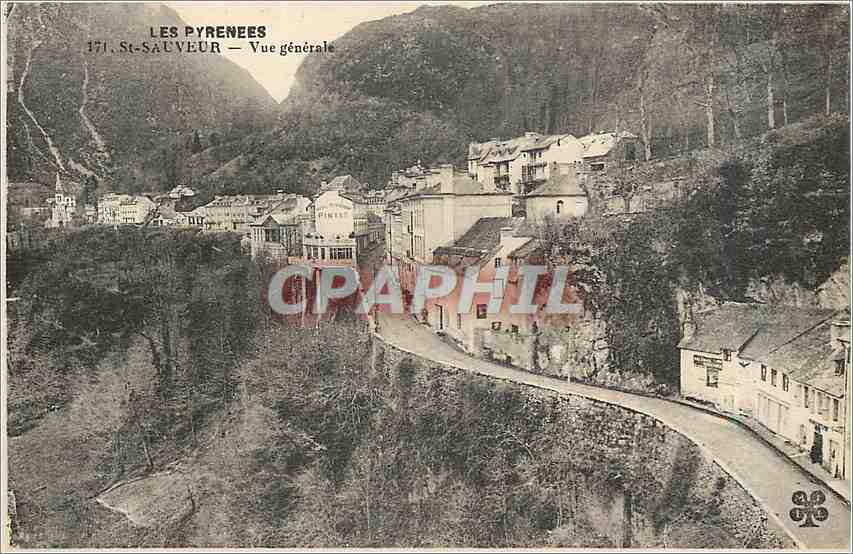 St-Sauveur — Vue générale — Les Pyrénées