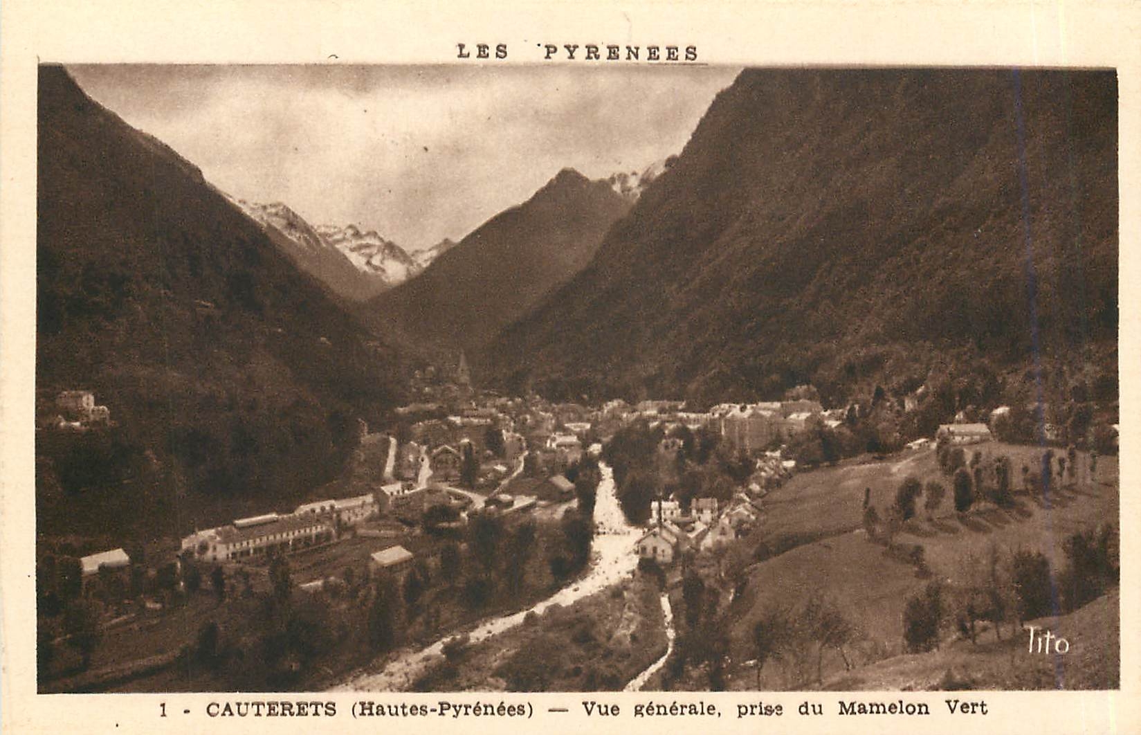 CPA Cauterets Hautes Pyrenees Vue generale prise du Mamelon Vert 