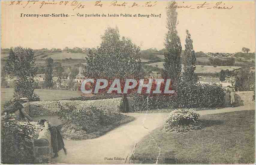 CPA Fresnay sur Sarthe Vue partielle du Jardin Public et Bourg Neuf 