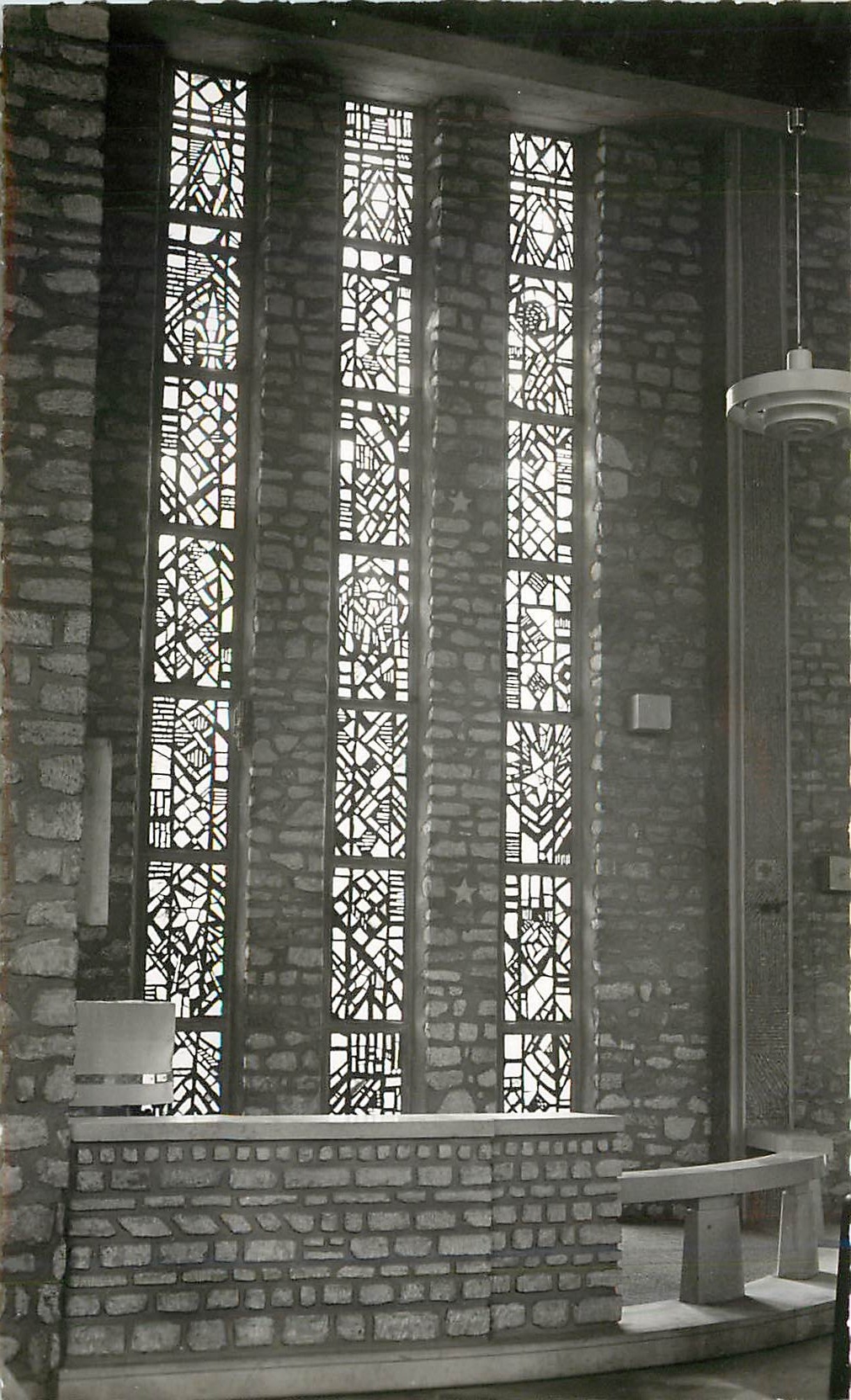 CPA Paroisse Marie Mediatrice Eglise Votive de la Liberation de Paris 