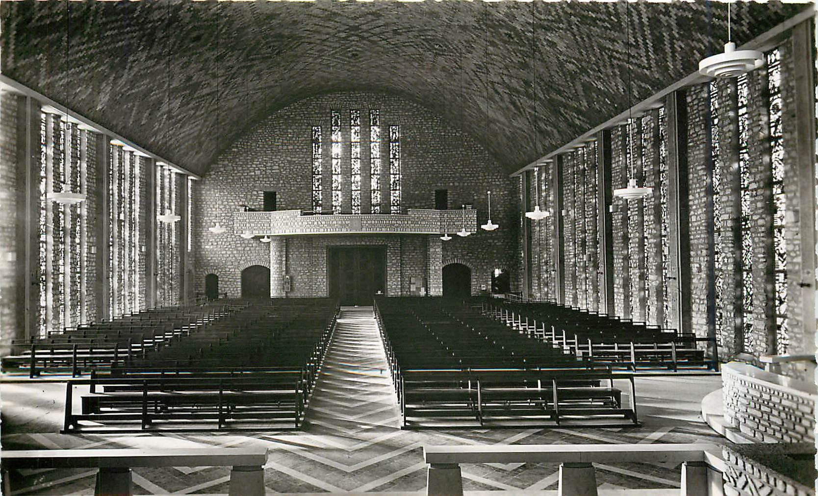 CPA Paroisse Marie Mediatrice Eglise Votive de la Liberation de Paris 