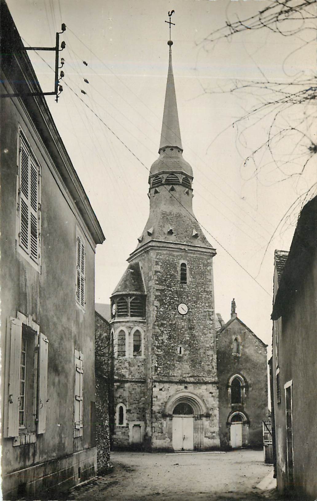 CPA Vallon sur gee (Sarthe)-L'eglise