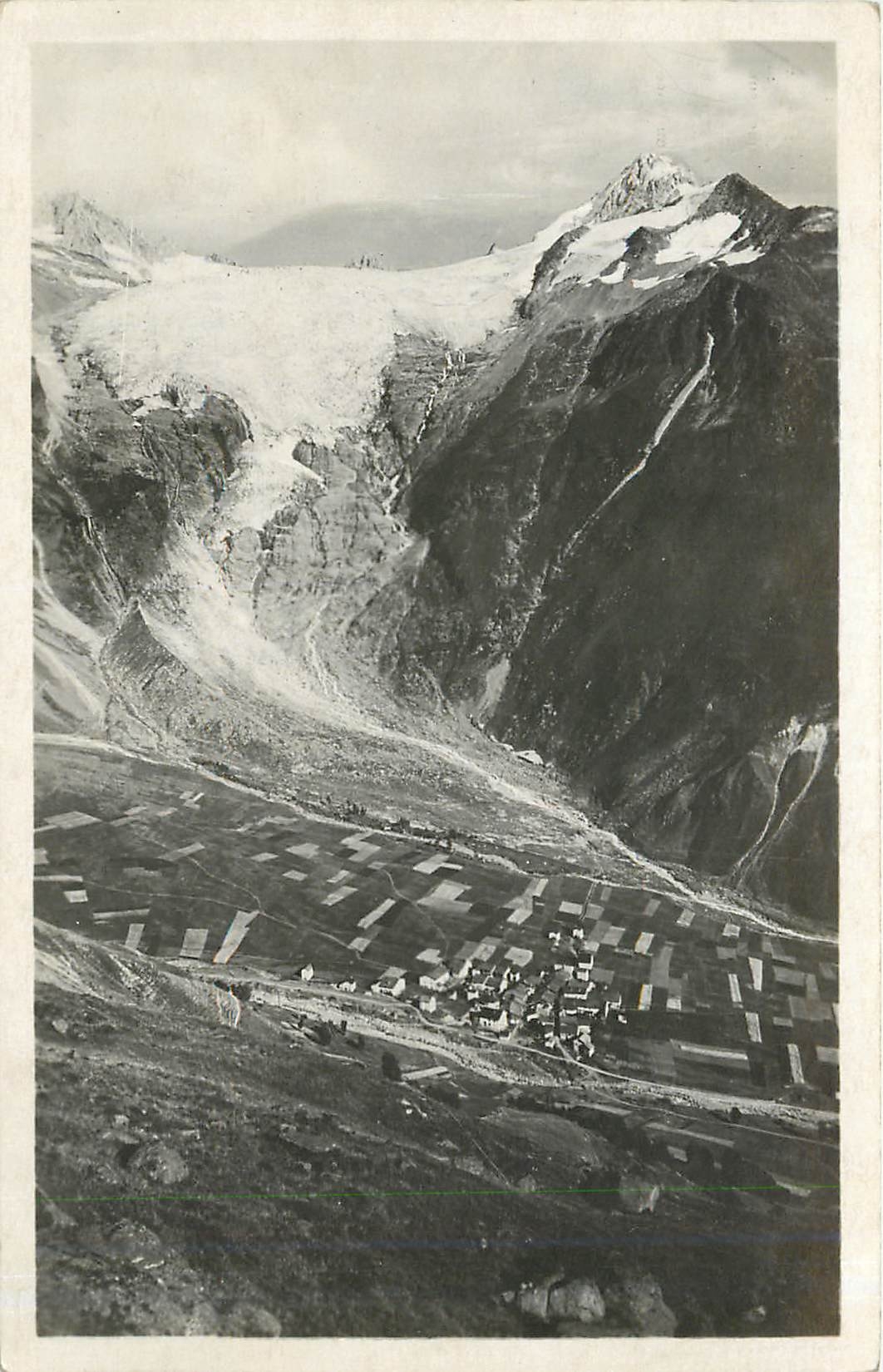 CPA ARGENTIERES-Village et le Glacier