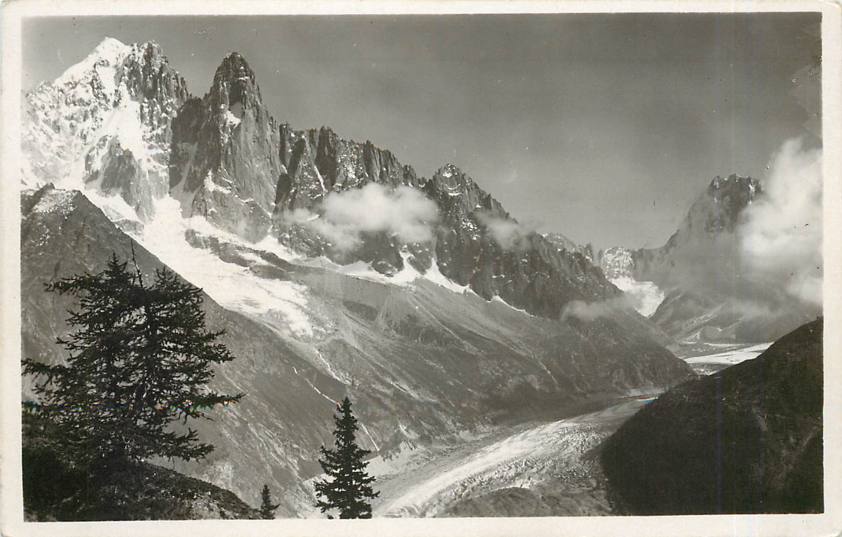 CPA Aiguille du Dru et Mer de Glace vues de la flegere