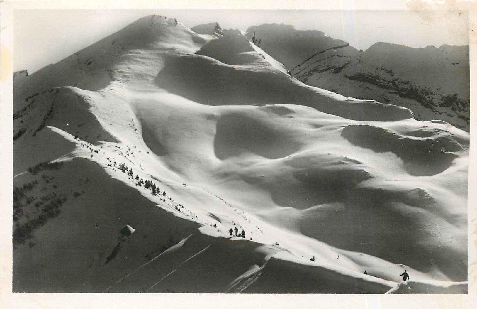 La Clusaz — L’Alguille — Éditions GIL, Interd. Reproduct.