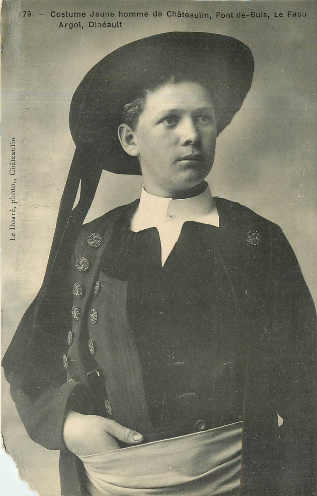 CPA Costume jeune homme de Chateaulin Pont de Buis  le faon  Argot ineult