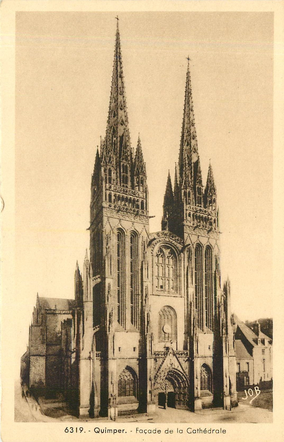 CPA Quimper-Facade de la Cathedrale