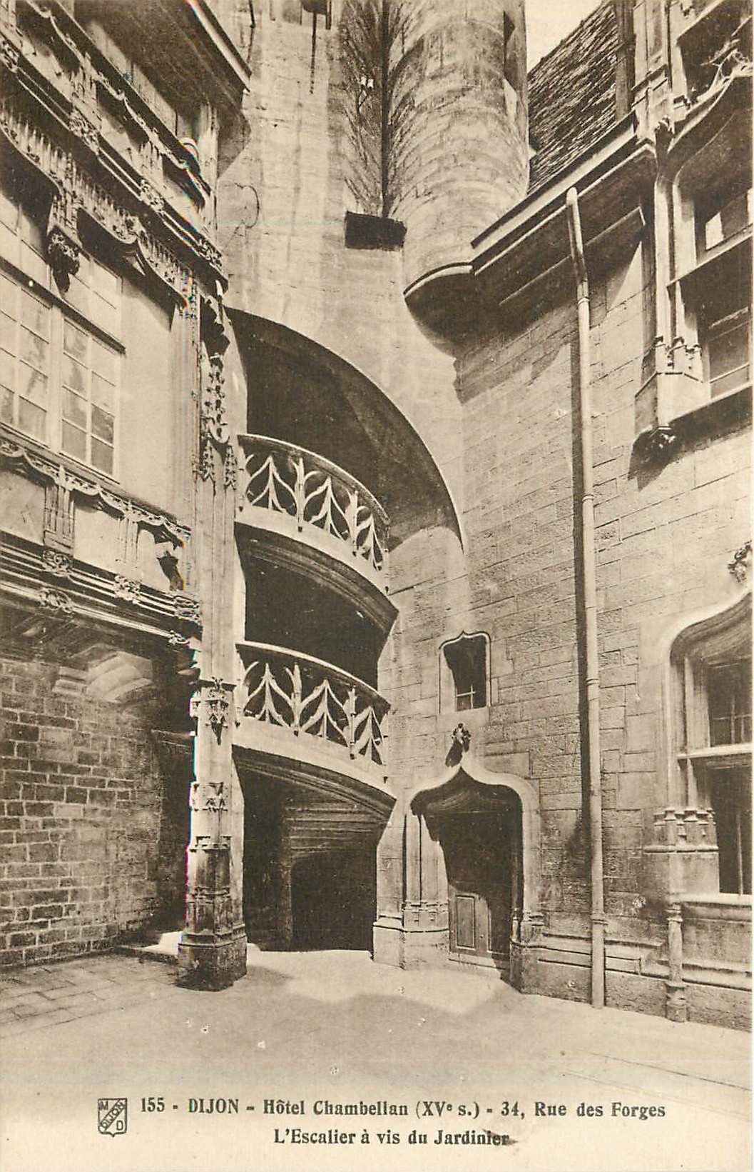 CPA DIJON -Hotel Chambellan L'Escalier a vis du Jardin Rue des Forges