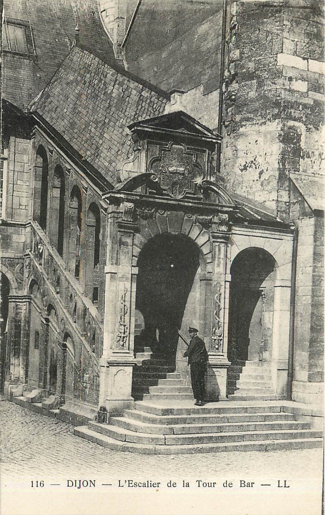 CPA DIJON L'Escalier de la Tour de Bar