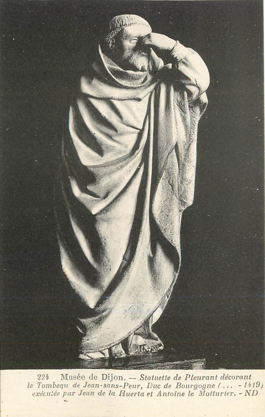 CPA Musee DE DIJON-Statuette de Pleurant executee par Jean de la Huerta et Antoine le Moiturier