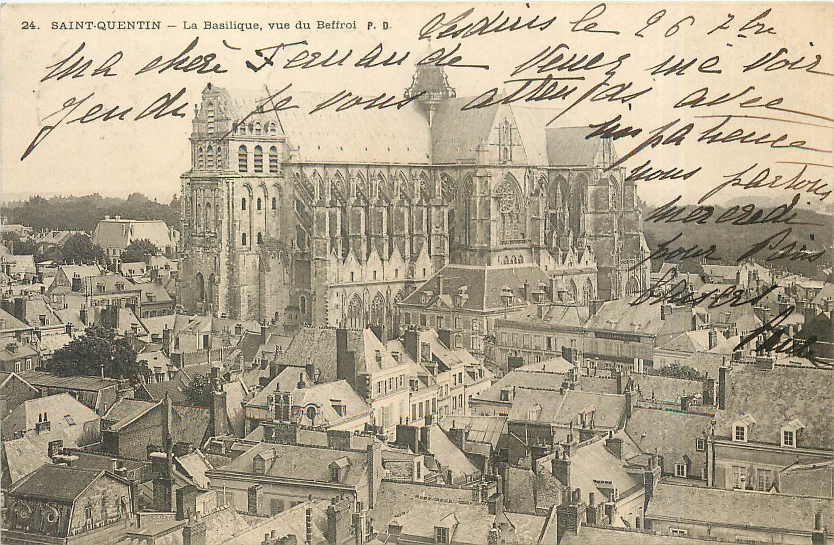 CPA SAINT QUENTIN- La basilique  vue du Beffroi