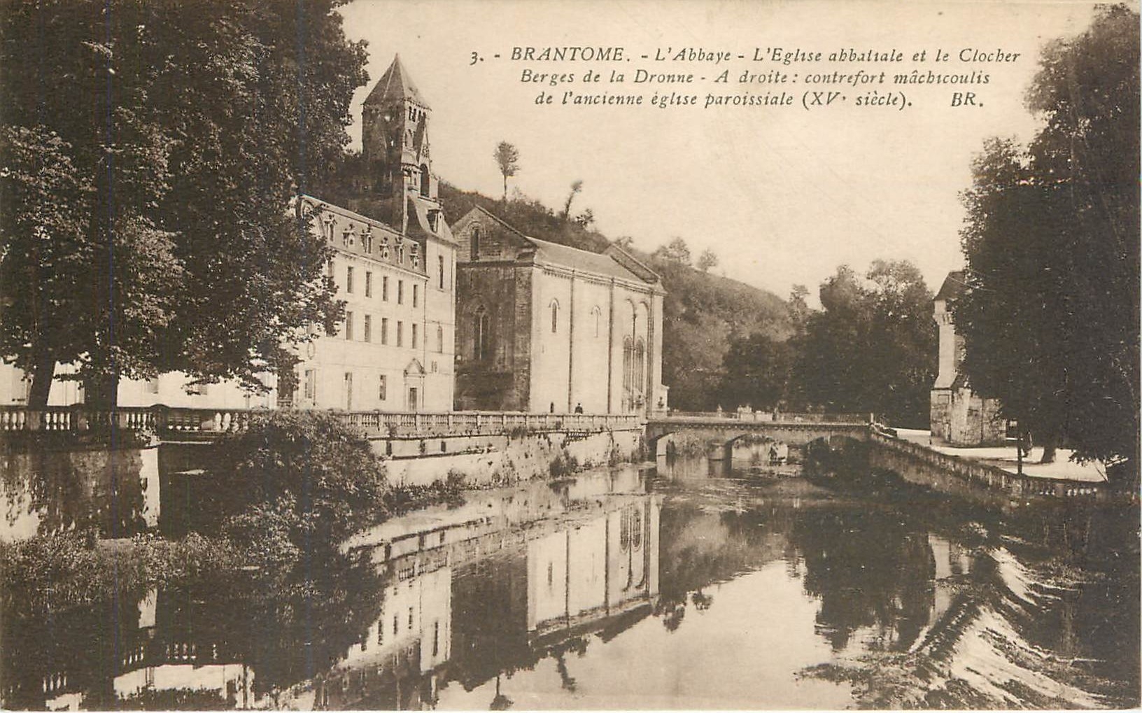CPA BRANTOME-L'Abbaye-L'Eglise abbatiale et le Clocher